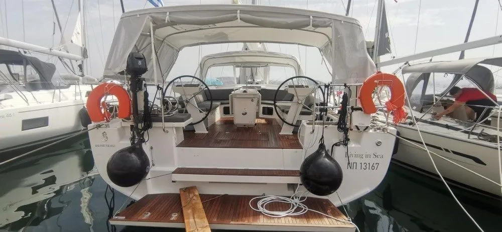 Cockpit of Living In Sea, a Beneteau Oceanis 51.1 sailboat at Kontokali, Greece