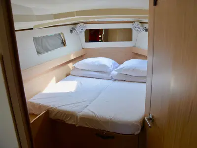 Cabin on Honey, a Beneteau Oceanis 41.1 sailboat at Općina Sukošan, Croatia
