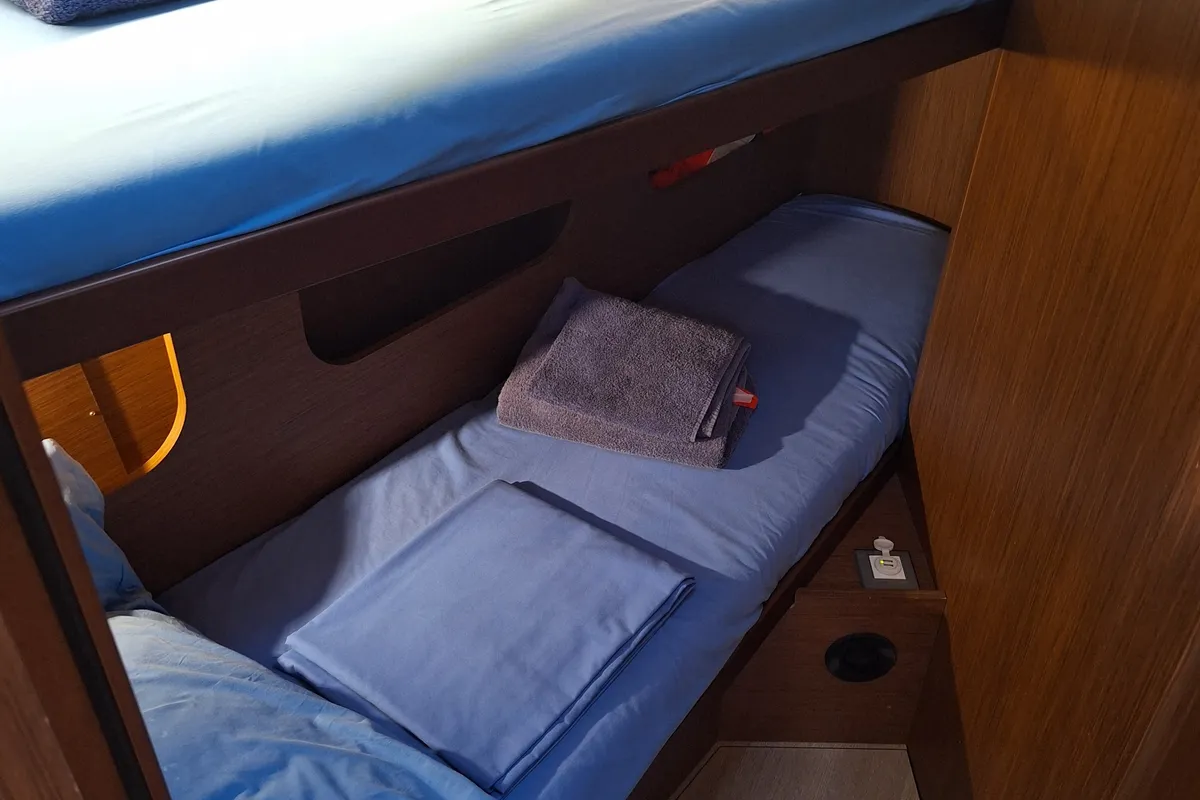 Cabin on Lilibet, a Beneteau Oceanis 40.1 sailboat at Procida, Italy