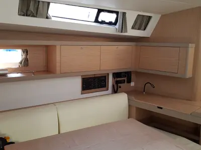 Salon of Senza Regole, a Beneteau Oceanis 45 sailboat at Tonnarella, Italy
