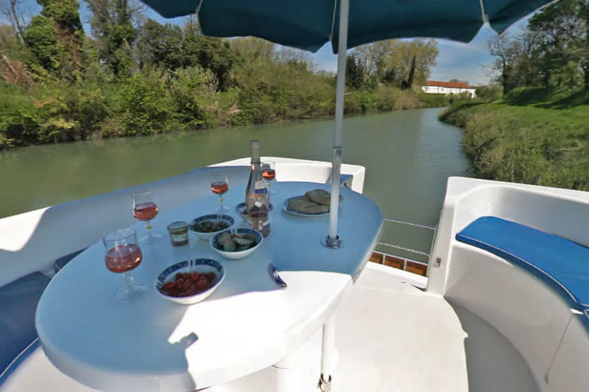 Deck of Royal Mystique B - Comfort Plus 2, a Cygnet Royal Mystique motorboat at Homps, France