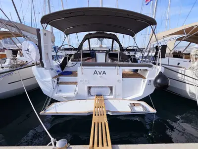 Ava