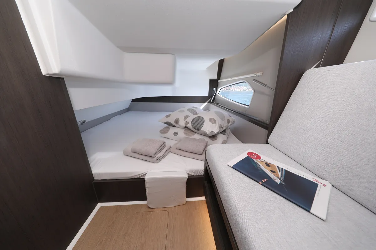 Cabin on Stormi, a Sealine C335V motorboat at Grad Kaštela, Croatia