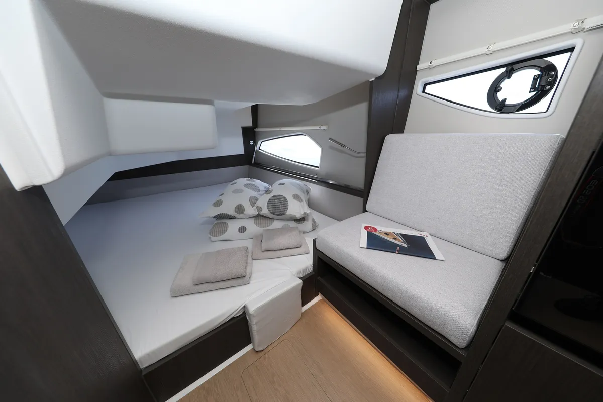 Cabin on Stormi, a Sealine C335V motorboat at Grad Kaštela, Croatia