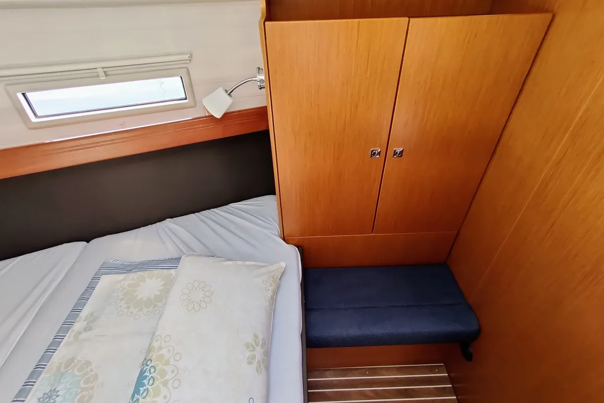 Cabin on Mojito, a Bavaria Cruiser 37 sailboat at Općina Sukošan, Croatia