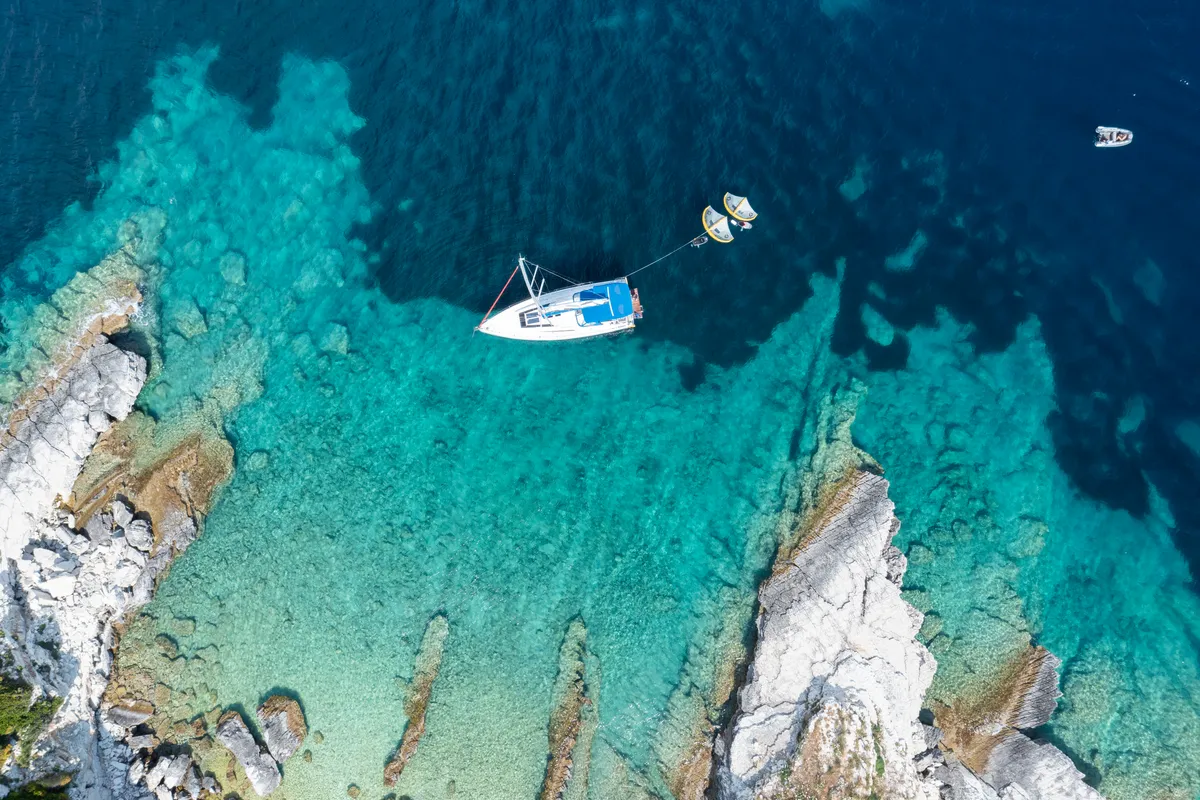 Exterior view of Sunsail 46.4 Premium, a Beneteau Oceanis 46.1 sailboat at Kontokali, Greece