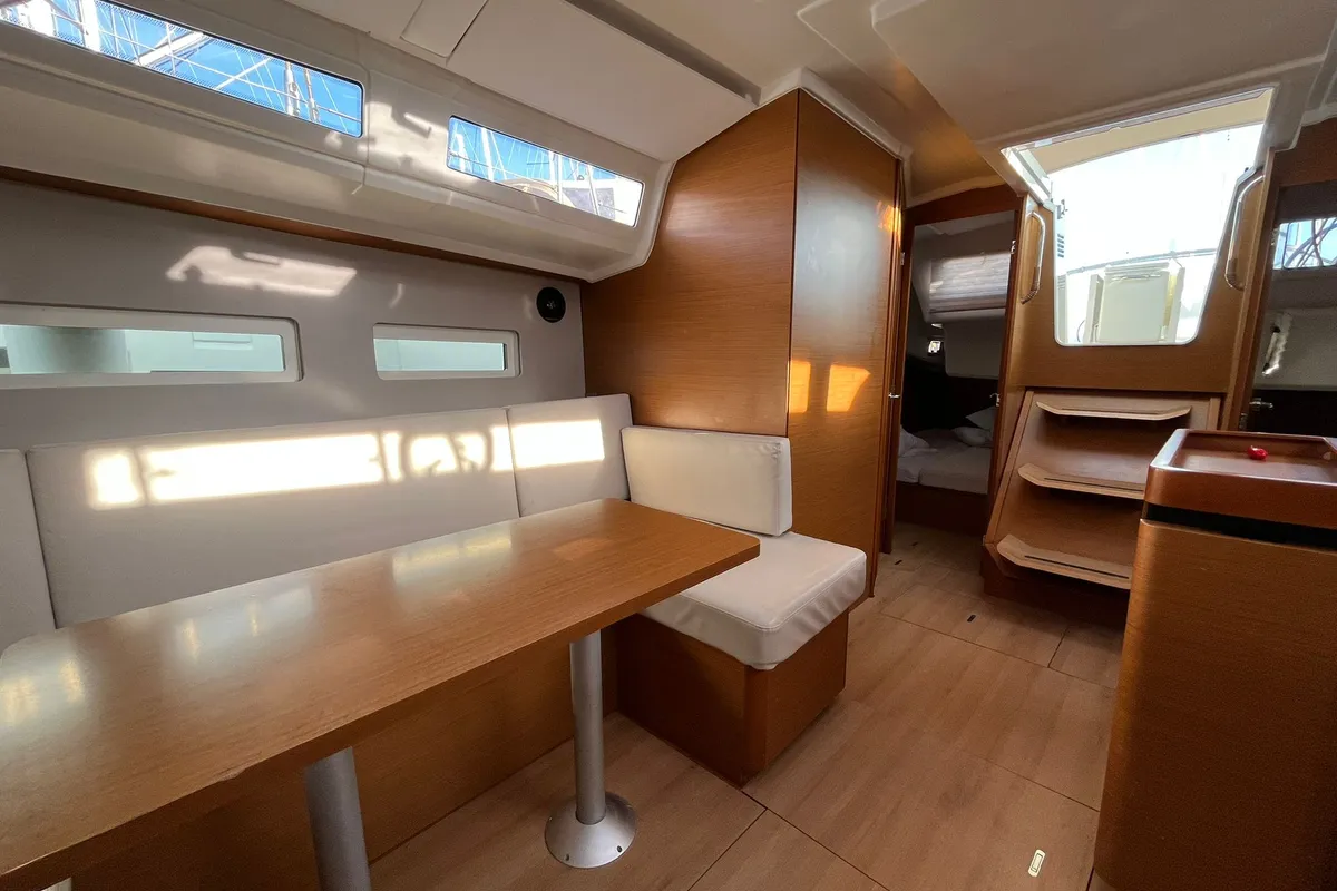 Salon of Polaris, a Jeanneau Sun Odyssey 410 sailboat at Općina Sukošan, Croatia