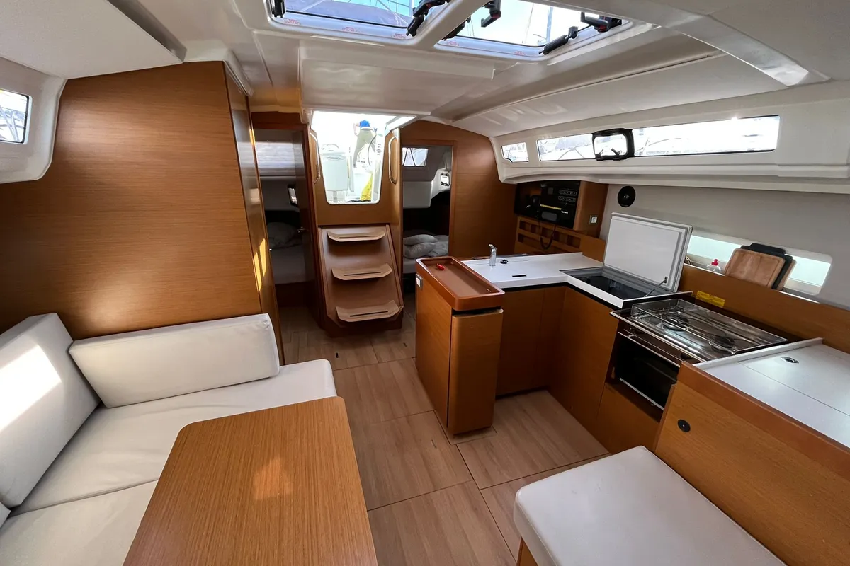 Salon of Polaris, a Jeanneau Sun Odyssey 410 sailboat at Općina Sukošan, Croatia