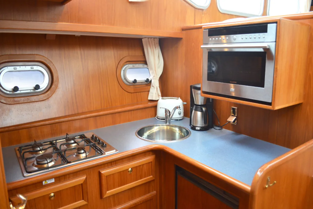 Galley of Drait 79, a De Drait Advantage 42 motorboat at Woudsend, Netherlands