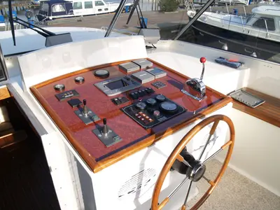 Cockpit of Drait 79, a De Drait Advantage 42 motorboat at Woudsend, Netherlands