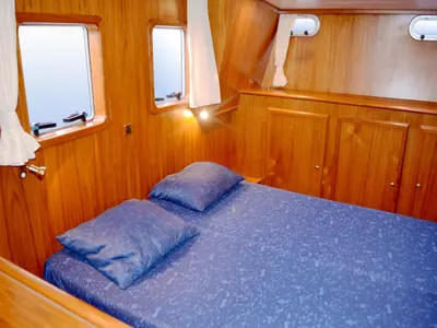 Cabin on Drait 79, a De Drait Advantage 42 motorboat at Woudsend, Netherlands