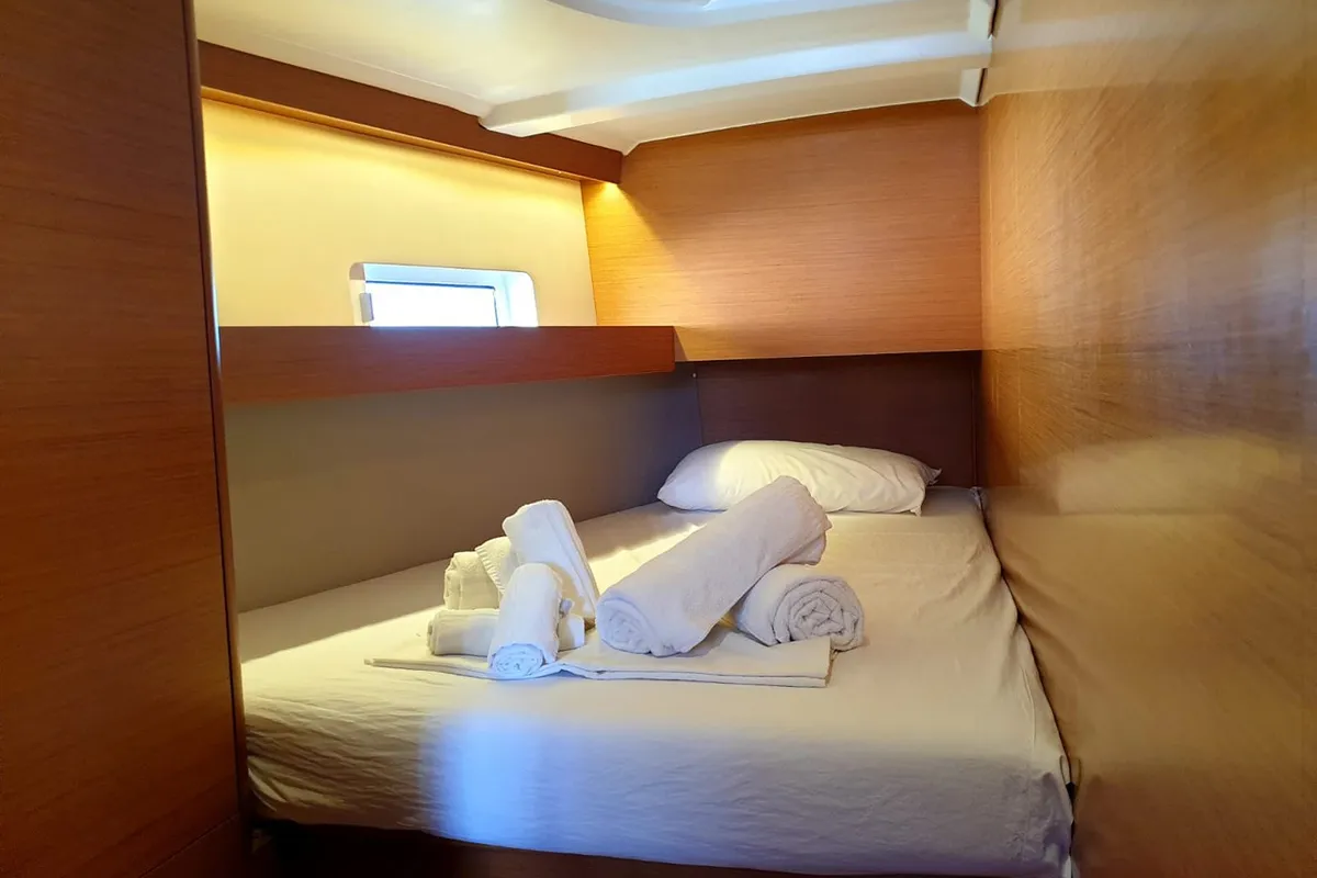 Cabin on Agatha, a Jeanneau Sun Odyssey 490 sailboat at Cannigione, Italy