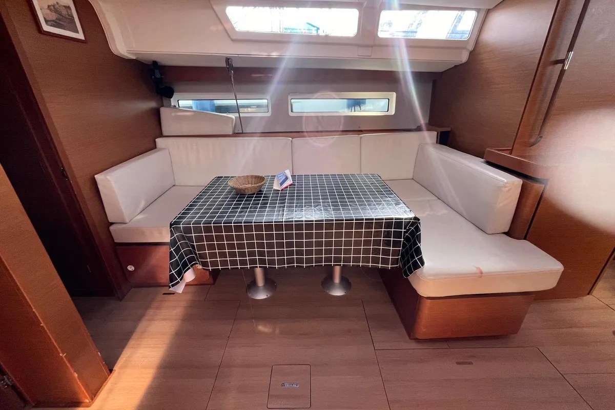 Salon of Agatha, a Jeanneau Sun Odyssey 490 sailboat at Cannigione, Italy