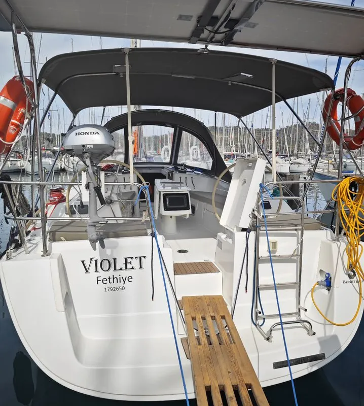 Deck of Violet, a Beneteau Oceanis 40 sailboat at Fethiye, Turkey