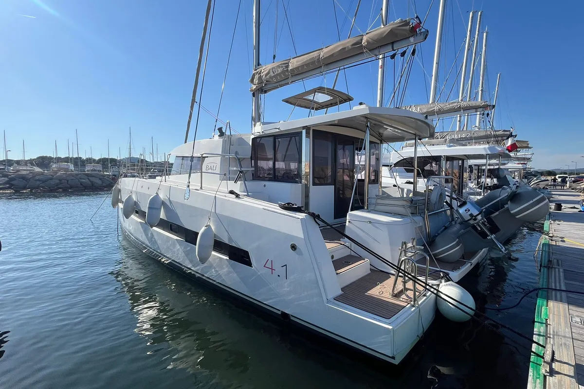 Exterior view of Jane, a Bali 4.1 catamaran at Hyères, France