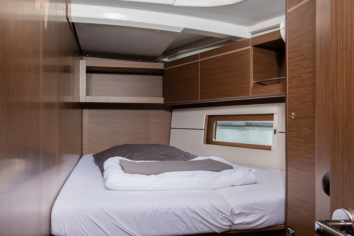 Cabin on Pura Vida, a Beneteau Oceanis 46.1 sailboat at Općina Medulin, Croatia