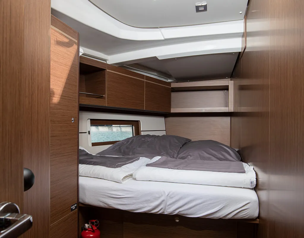 Cabin on Pura Vida, a Beneteau Oceanis 46.1 sailboat at Općina Medulin, Croatia