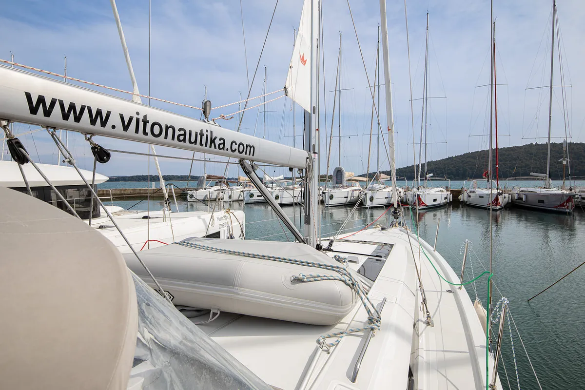 Deck of Pura Vida, a Beneteau Oceanis 46.1 sailboat at Općina Medulin, Croatia