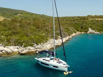 Exterior view of Moorings 44.3 Exclusive, a Dufour 44 sailboat at Marigot, France