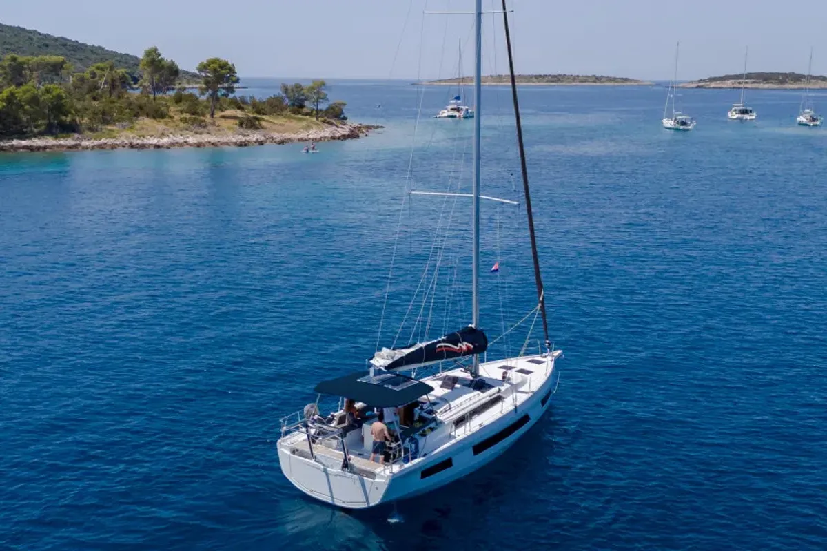 Exterior view of Moorings 44.3 Exclusive, a Dufour 44 sailboat at Marigot, France
