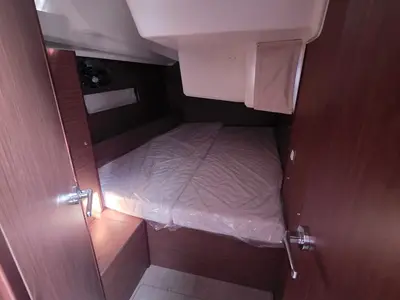 Cabin on Stefano, a Beneteau Oceanis 40.1 sailboat at Parikia, Greece