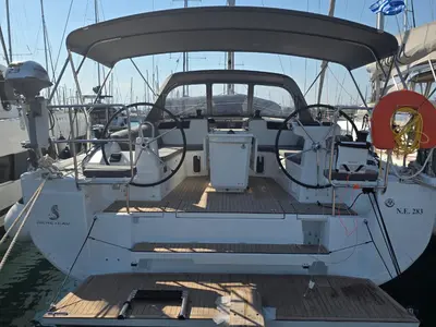 Cockpit of Stefano, a Beneteau Oceanis 40.1 sailboat at Parikia, Greece