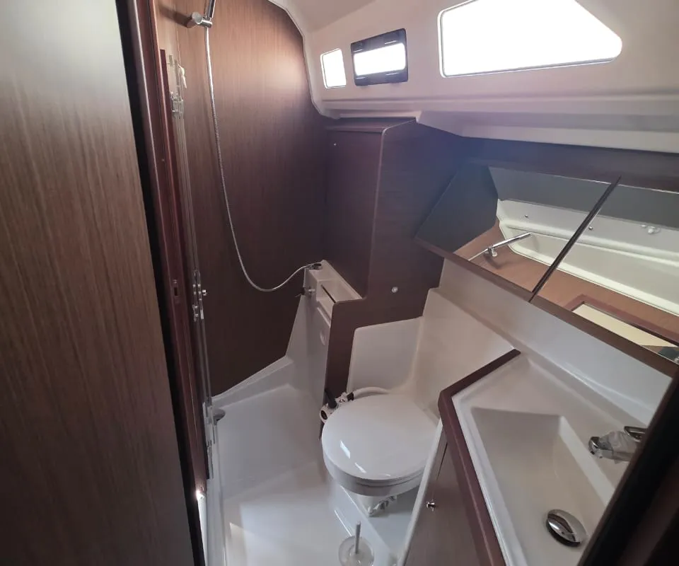 Head on Stefano, a Beneteau Oceanis 40.1 sailboat at Parikia, Greece
