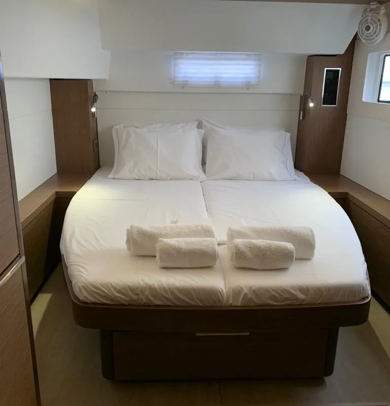 WHITE PEARL, a Lagoon 46 catamaran at Athens, Greece