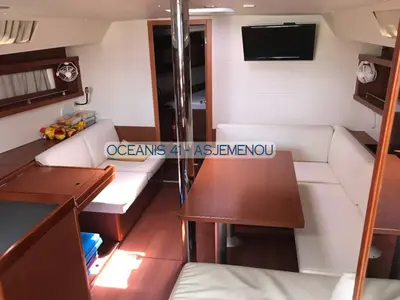 Salon of Asjemenou, a Beneteau Oceanis 41 sailboat at Kontokali, Greece