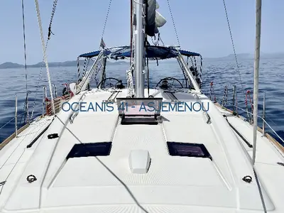 Deck of Asjemenou, a Beneteau Oceanis 41 sailboat at Kontokali, Greece