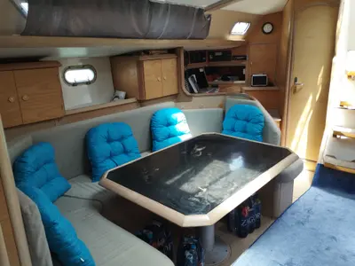 Salon of Epikouros, a Jeanneau Sun Odyssey 45.1 sailboat at Municipality of Kalamata, Greece