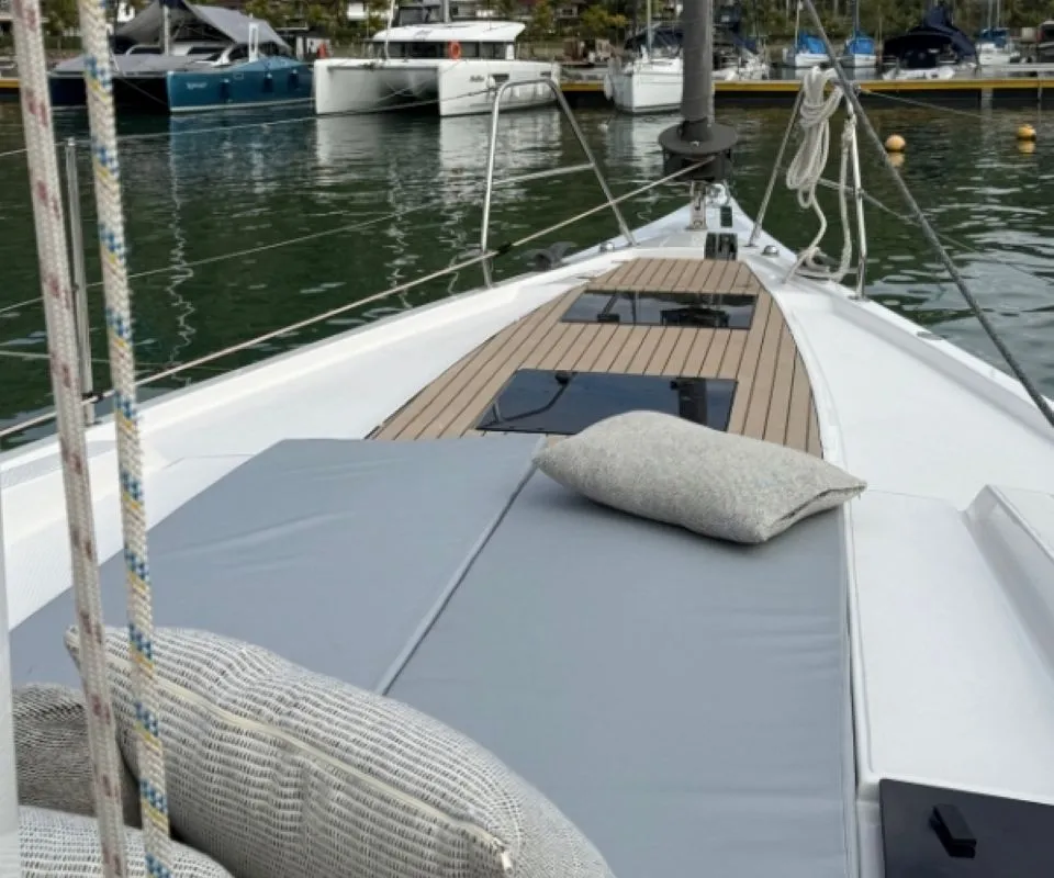 Deck of Delta 465 New, a Delta 465 sailboat at Paraty, Brazil
