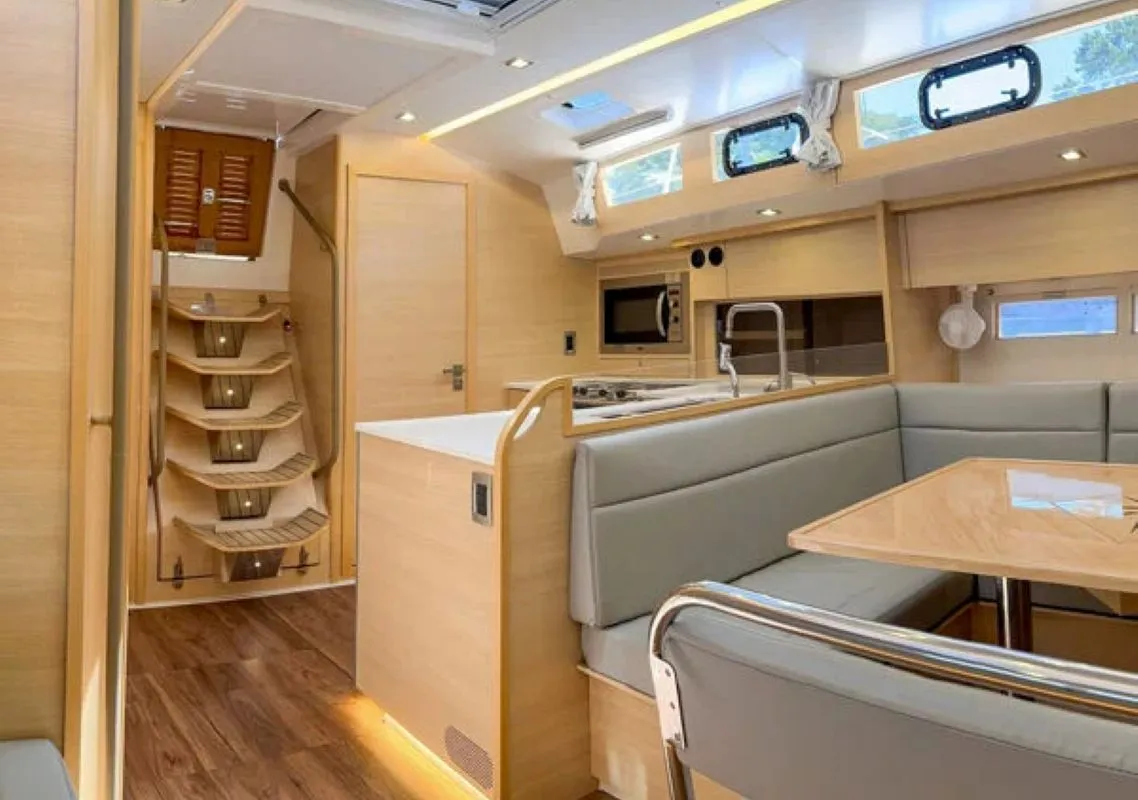 Salon of Delta 465 New, a Delta 465 sailboat at Paraty, Brazil
