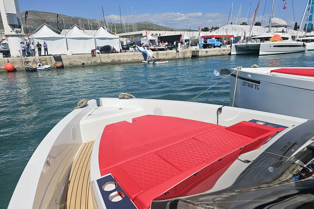 Katarina, a De Antonio D32 motorboat at Seget Donji, Croatia