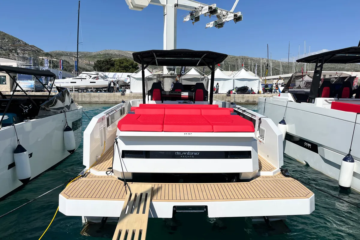 Katarina, a De Antonio D32 motorboat at Seget Donji, Croatia