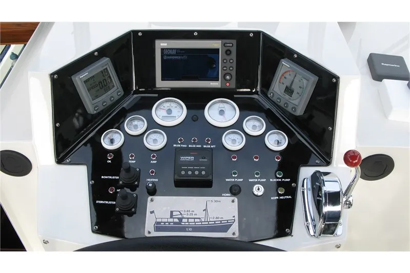 Cockpit of Victoria, a De Drait Kotterjacht 12.2 GL motorboat at Woudsend, Netherlands