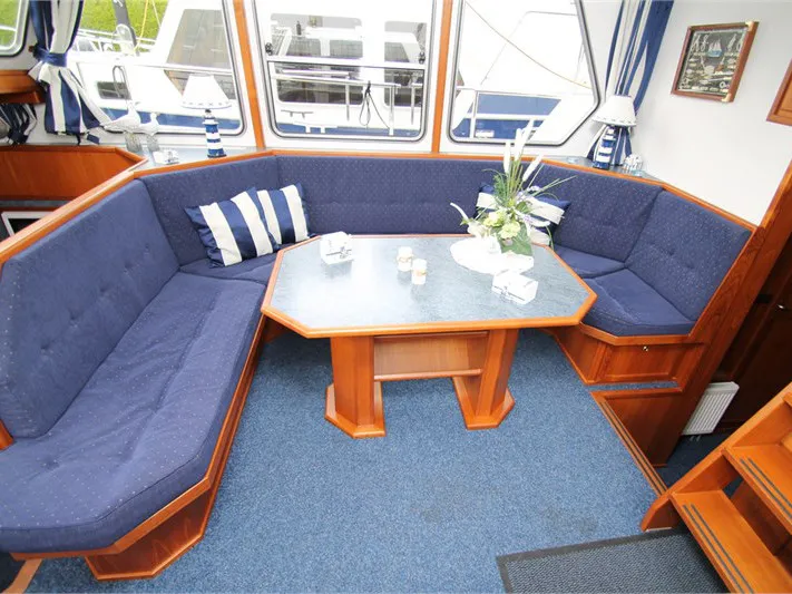 Salon of Victoria, a De Drait Kotterjacht 12.2 GL motorboat at Woudsend, Netherlands