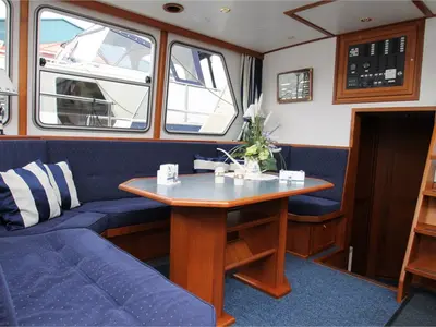 Salon of Victoria, a De Drait Kotterjacht 12.2 GL motorboat at Woudsend, Netherlands