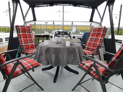 Cockpit of Victoria, a De Drait Kotterjacht 12.2 GL motorboat at Woudsend, Netherlands