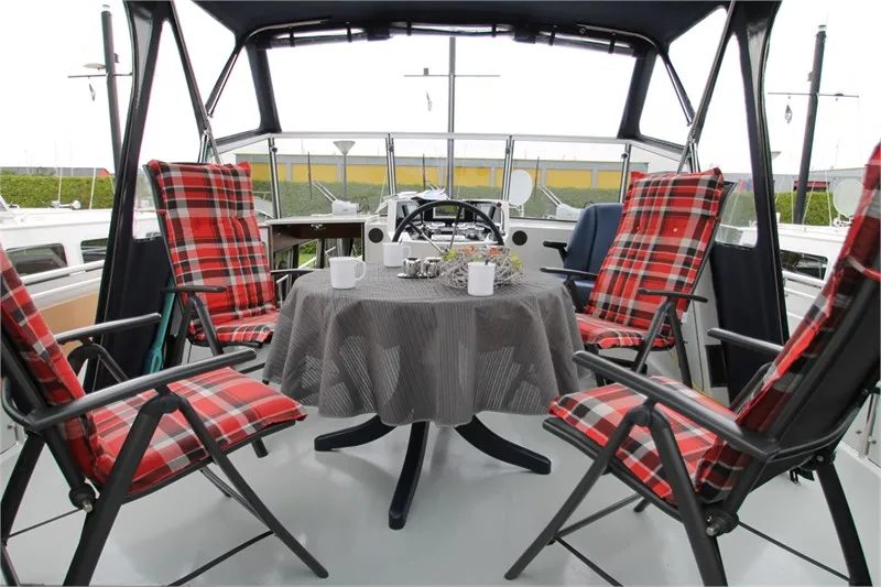 Cockpit of Victoria, a De Drait Kotterjacht 12.2 GL motorboat at Woudsend, Netherlands
