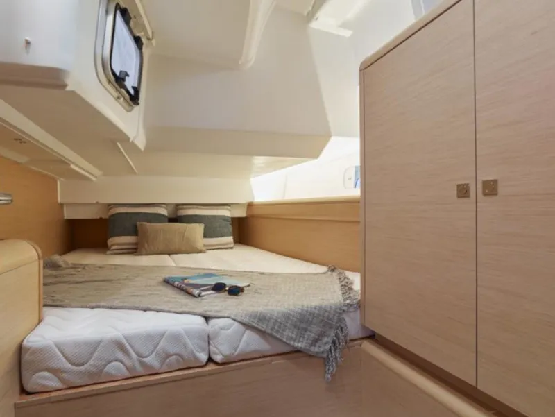Cabin on Matar, a Jeanneau Sun Odyssey 449 sailboat at Cagliari, Italy