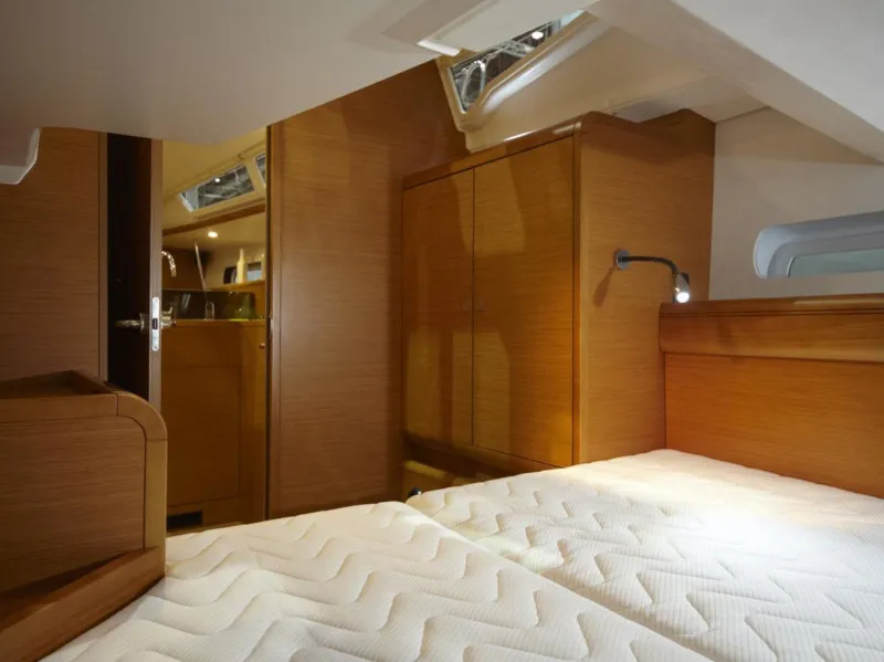 Cabin on Matar, a Jeanneau Sun Odyssey 449 sailboat at Cagliari, Italy