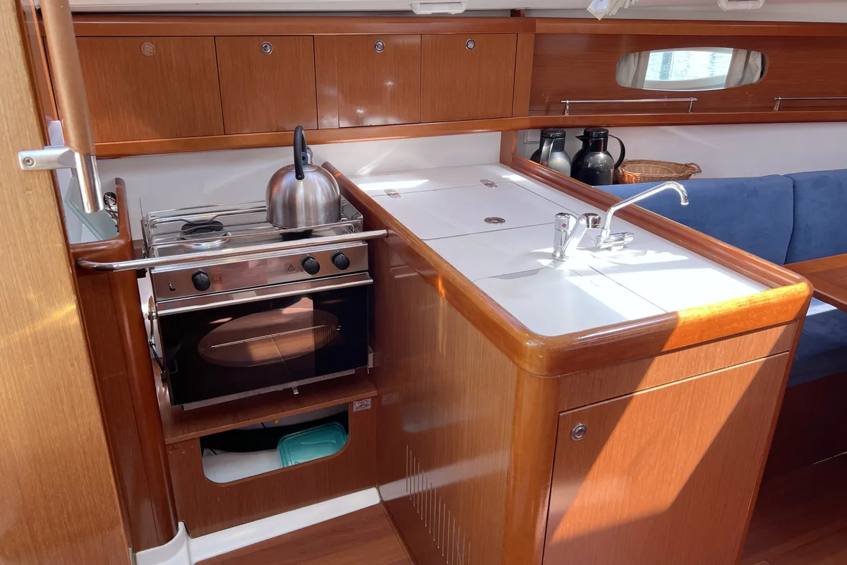 Galley of Sterntaler, a Beneteau Oceanis 31 sailboat at Flensburg, Germany