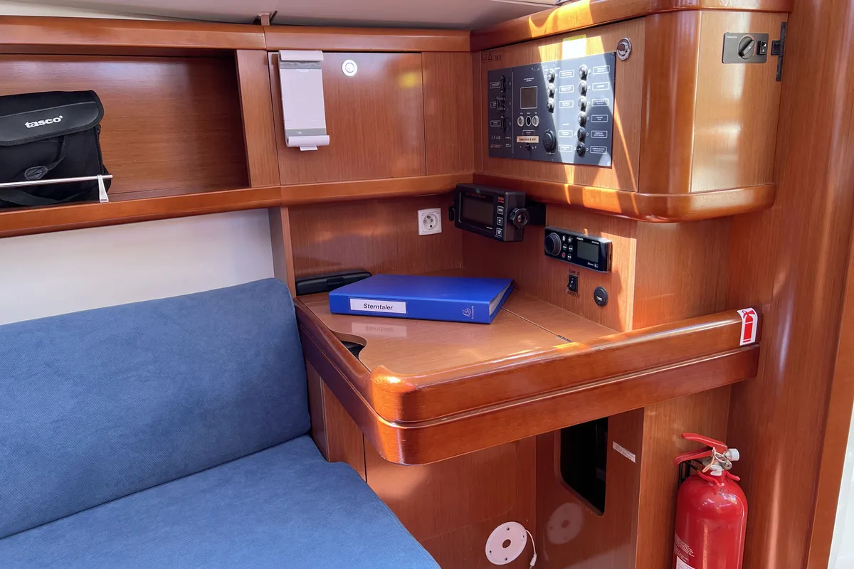 Salon of Sterntaler, a Beneteau Oceanis 31 sailboat at Flensburg, Germany