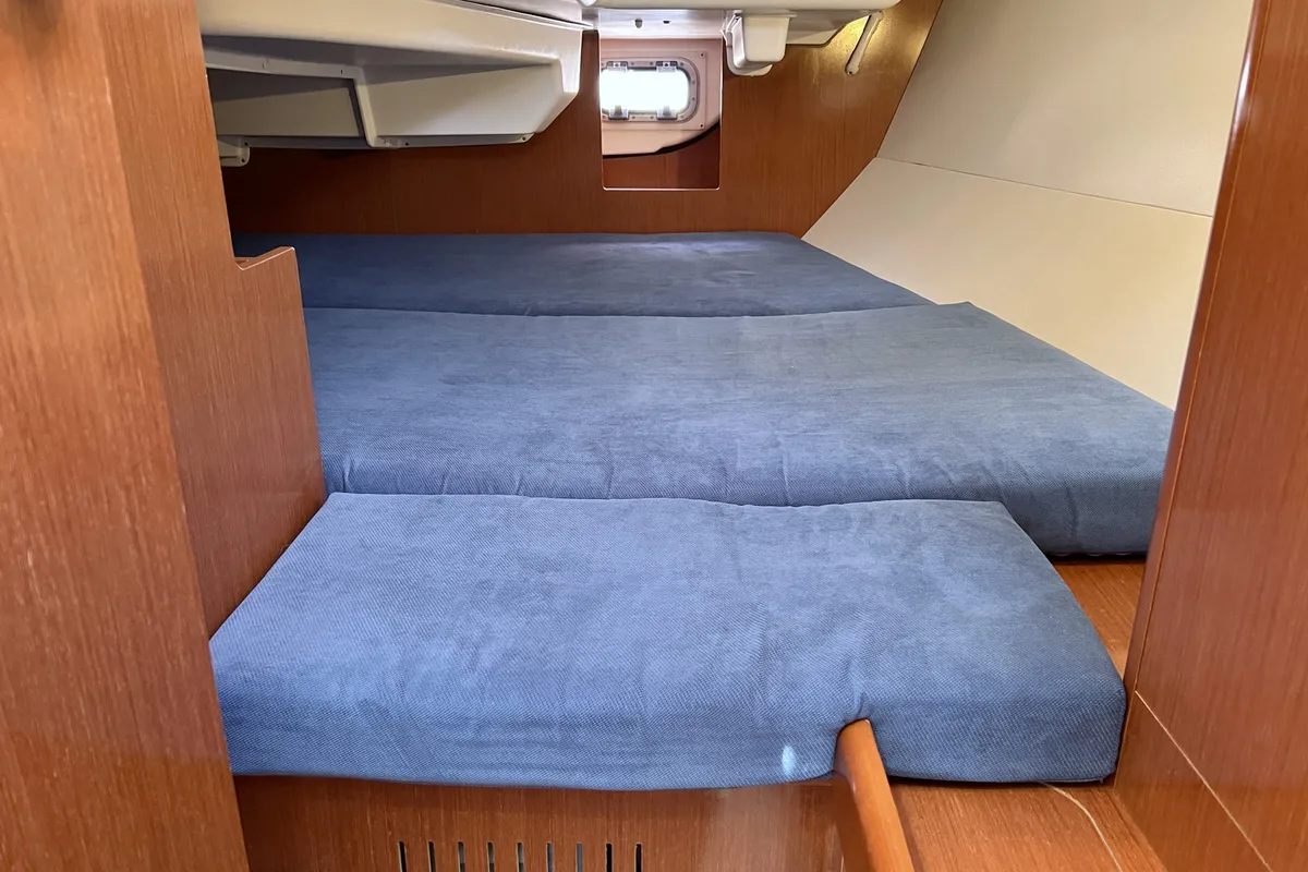 Cabin on Sterntaler, a Beneteau Oceanis 31 sailboat at Flensburg, Germany