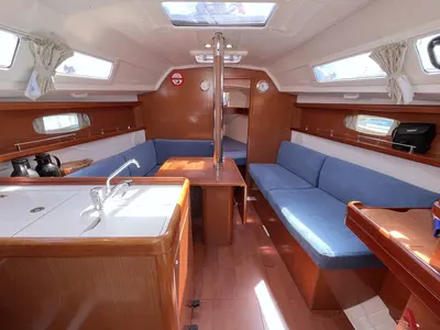 Salon of Sterntaler, a Beneteau Oceanis 31 sailboat at Flensburg, Germany