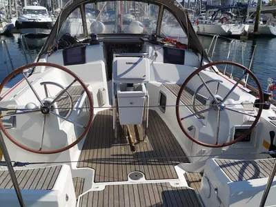 Cockpit of Glazdo, a Jeanneau Sun Odyssey 379 sailboat at Kerners, France