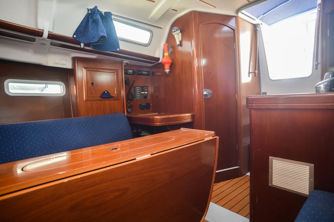 Salon of Despina, a Beneteau Oceanis Clipper 323 sailboat at Grad Biograd na Moru, Croatia