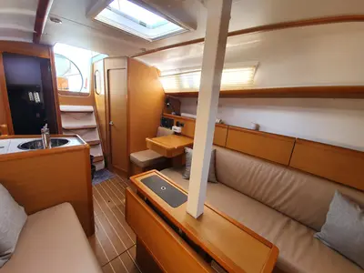 Salon of Aqua, a Jeanneau Sun Odyssey 33i sailboat at Baan Salak Phet, Thailand