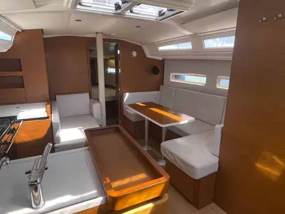 Salon of Rocketman, a Jeanneau Sun Odyssey 410 sailboat at Figari/Golfo Aranci, Italy